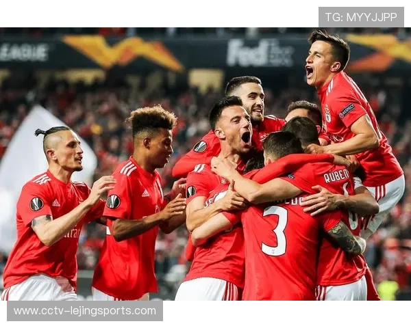 阿维拉租借离队，阿贾克斯后卫寻求出场机会